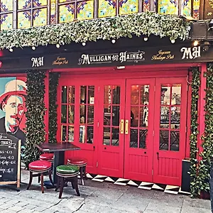 Hotel Mulligan